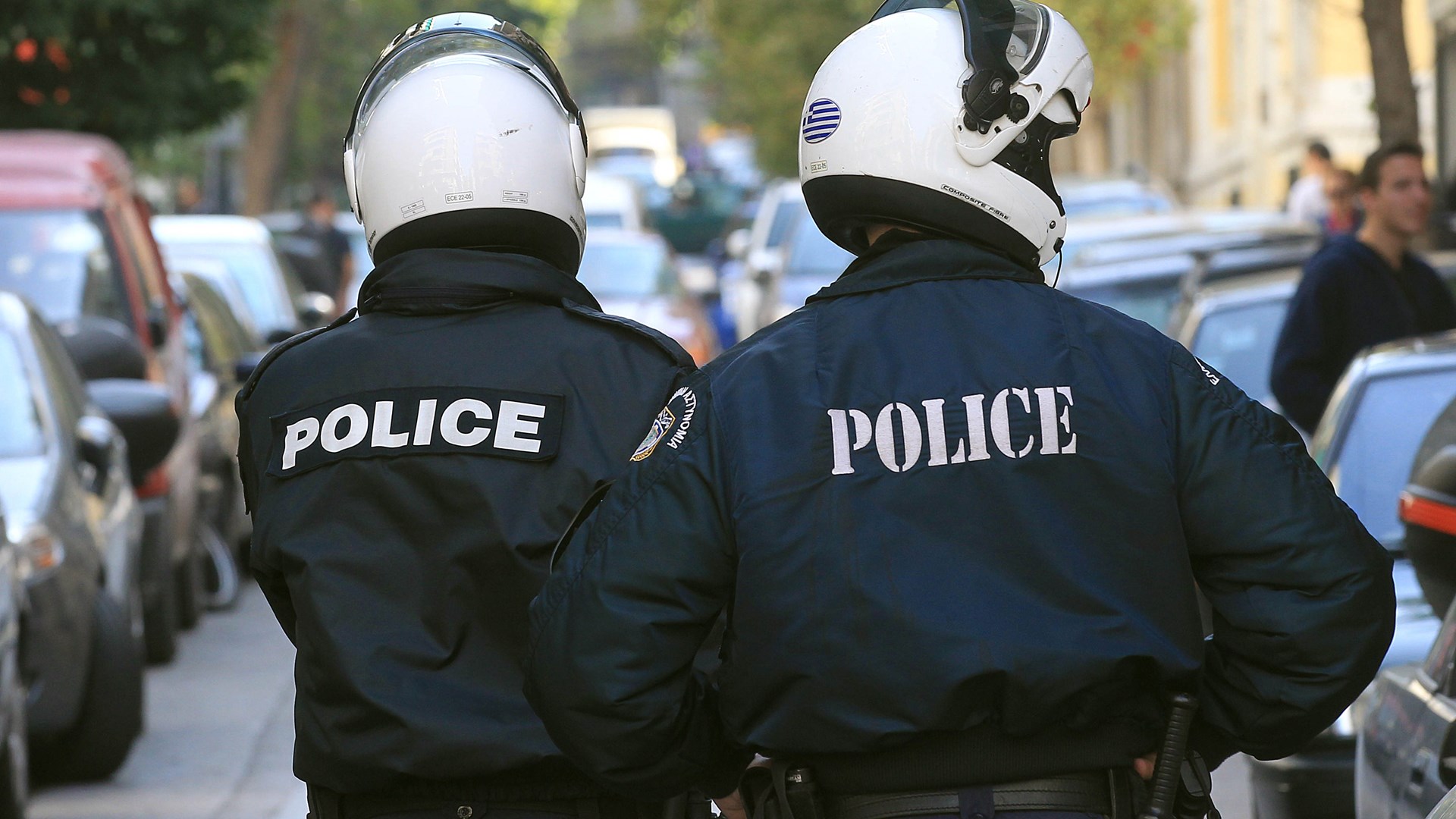 Μεγάλη αστυνομική επιχείρηση στο Παλαιό Φάληρο – ΤΩΡΑ