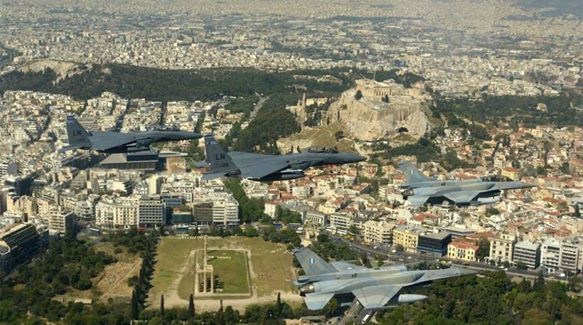 Πτήσεις μαχητικών αεροσκαφών πάνω από την Ακρόπολη