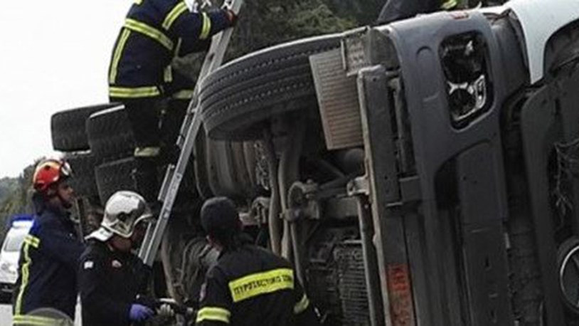 Τραγωδία στην άσφαλτο – Νεκρός οδηγός απορριμματοφόρου – ΦΩΤΟ