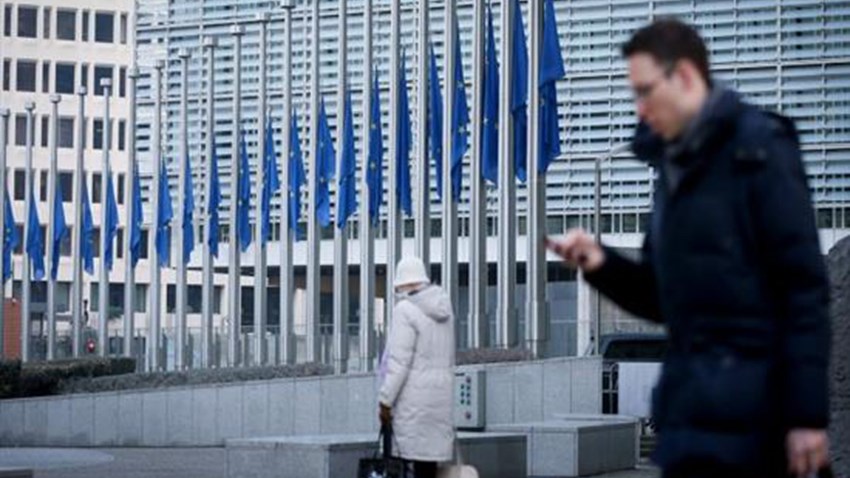 Κοινοτικός αξιωματούχος: “Δείχνει” την Αθήνα για την πολιτική απόφαση για συμφωνία