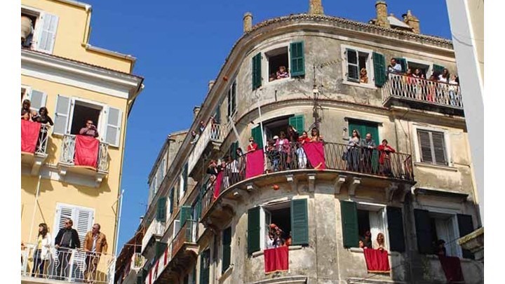 Πού θα γιορτάσουν φέτος το Πάσχα οι Έλληνες – Οι πιο δημοφιλείς προορισμοί