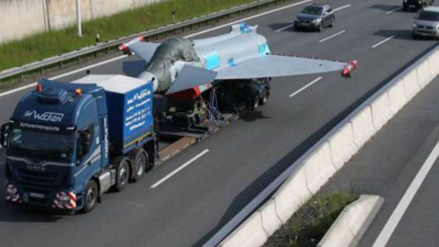 Κινείσαι στην Αθηνών – Λαμίας; Μπορεί να περάσει από δίπλα σου ένα… πολεμικό αεροσκάφος