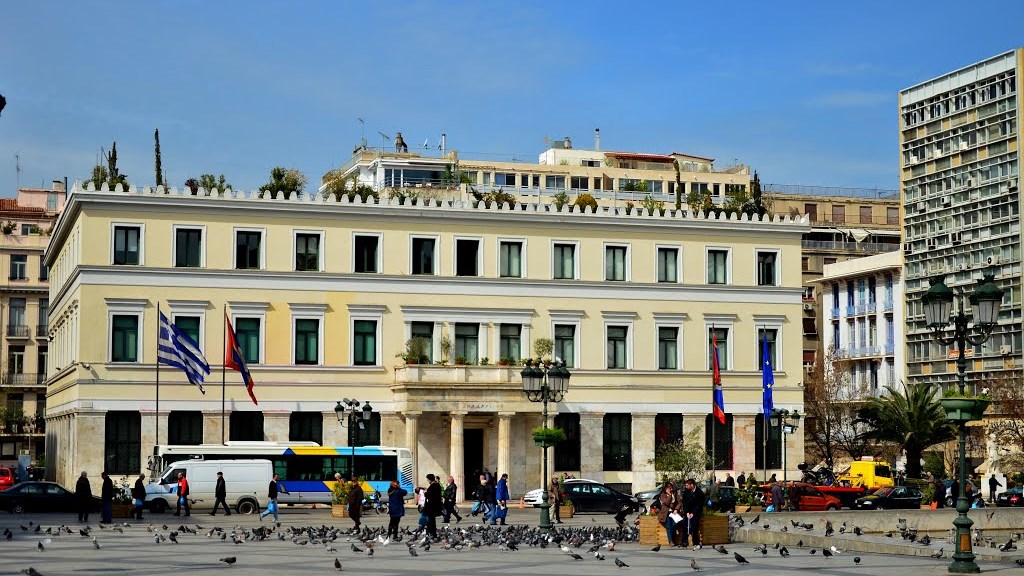 Παρέμβαση του “Ρουβίκωνα” στο Δημαρχείο Αθηνών – ΤΩΡΑ