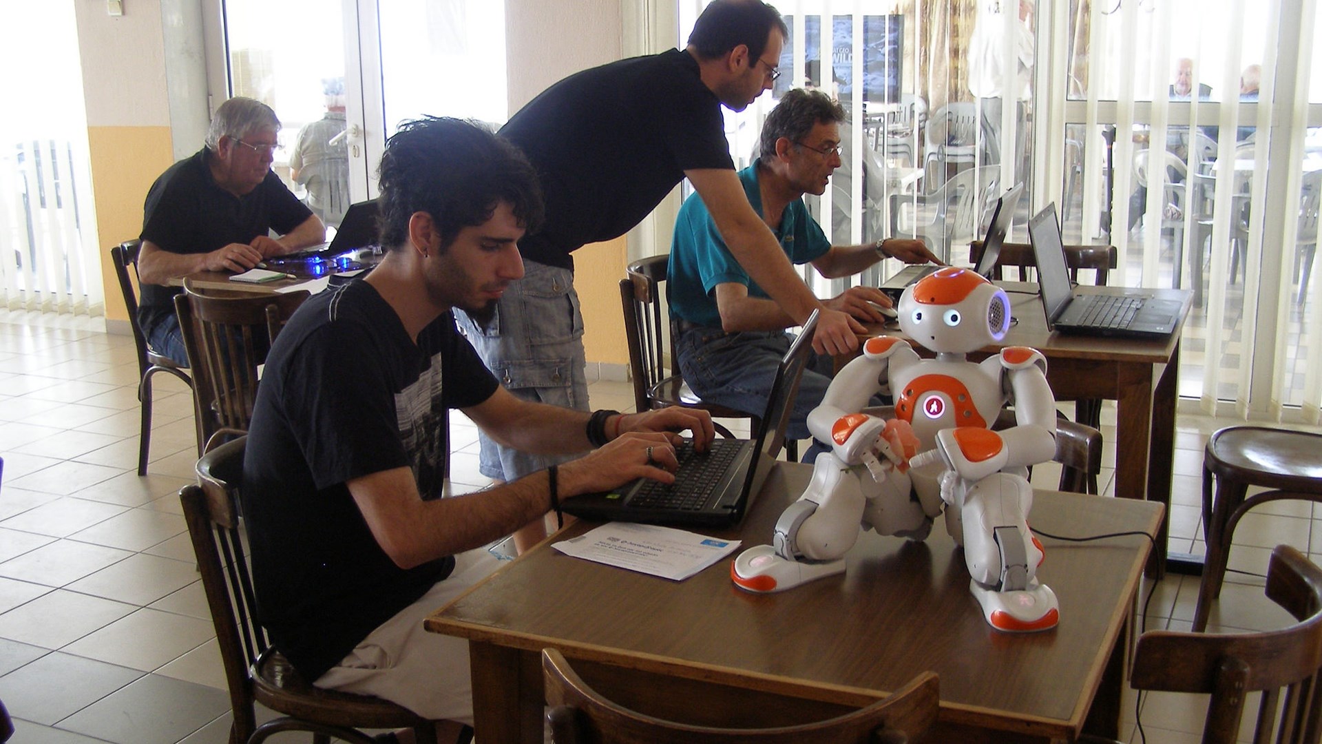 Ρομπότ στην υπηρεσία ηλικιωμένων – ΦΩΤΟ