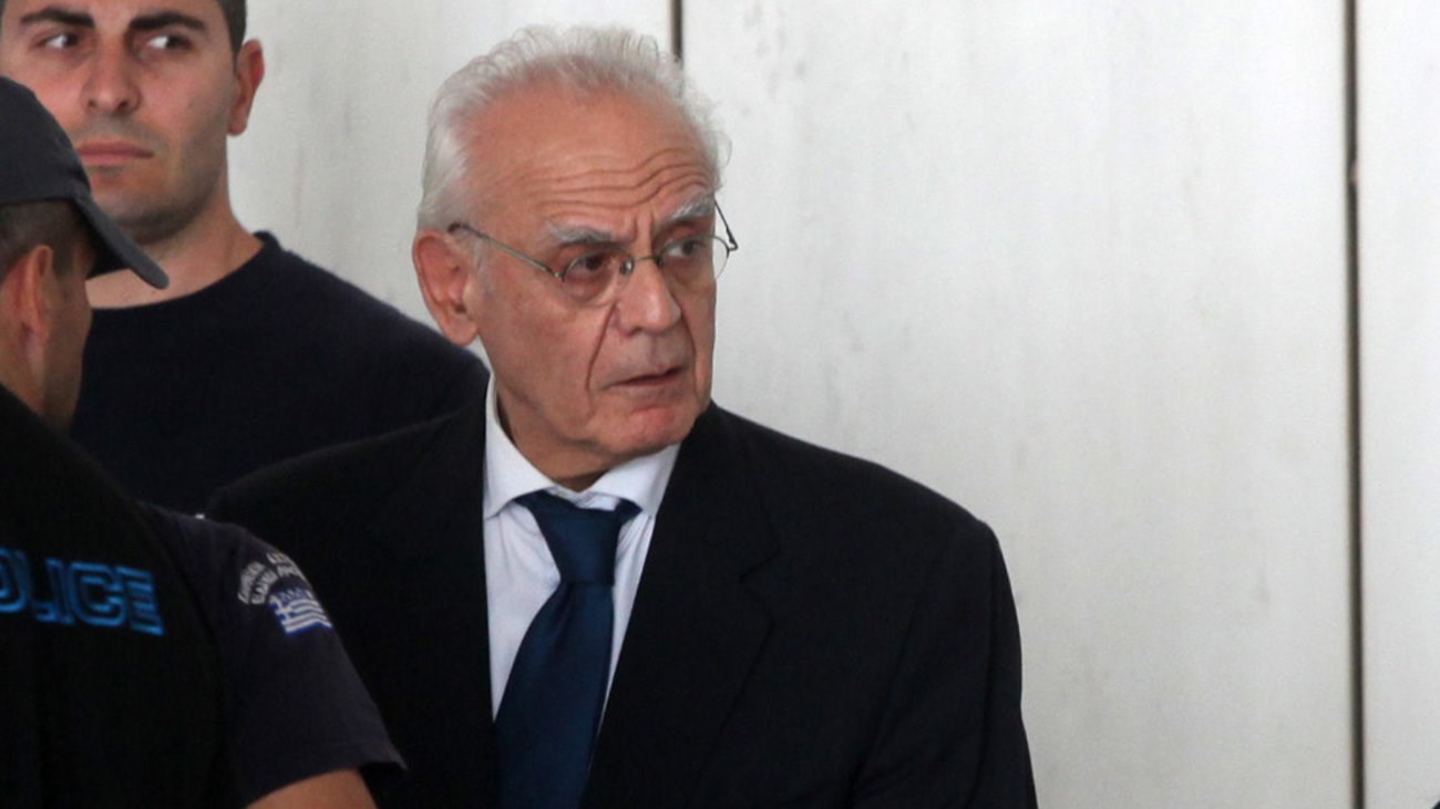 Νέα τροπή στην αποφυλάκιση Τσοχατζόπουλου: “Δεν έχει λεφτά για την εγγύηση”