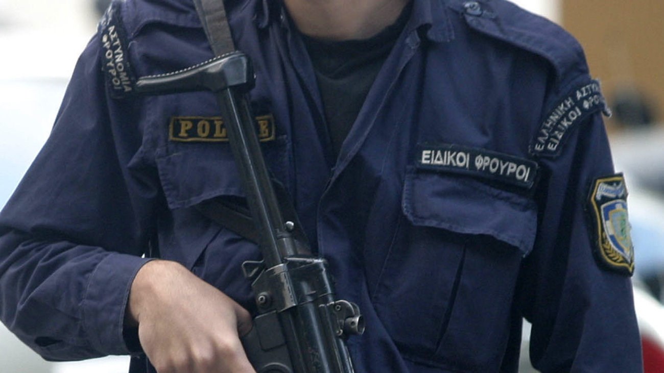 Ειδικοί Φρουροί: Οι αστυνομικοί συλλαμβάνουν κακοποιούς και αυτοί βγαίνουν με τον νόμο Παρασκευόπουλου
