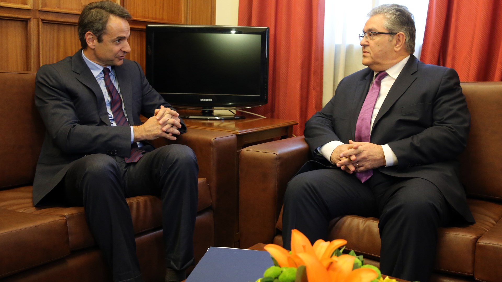 Τι συζήτησαν Μητσοτάκης – Κουτσούμπας