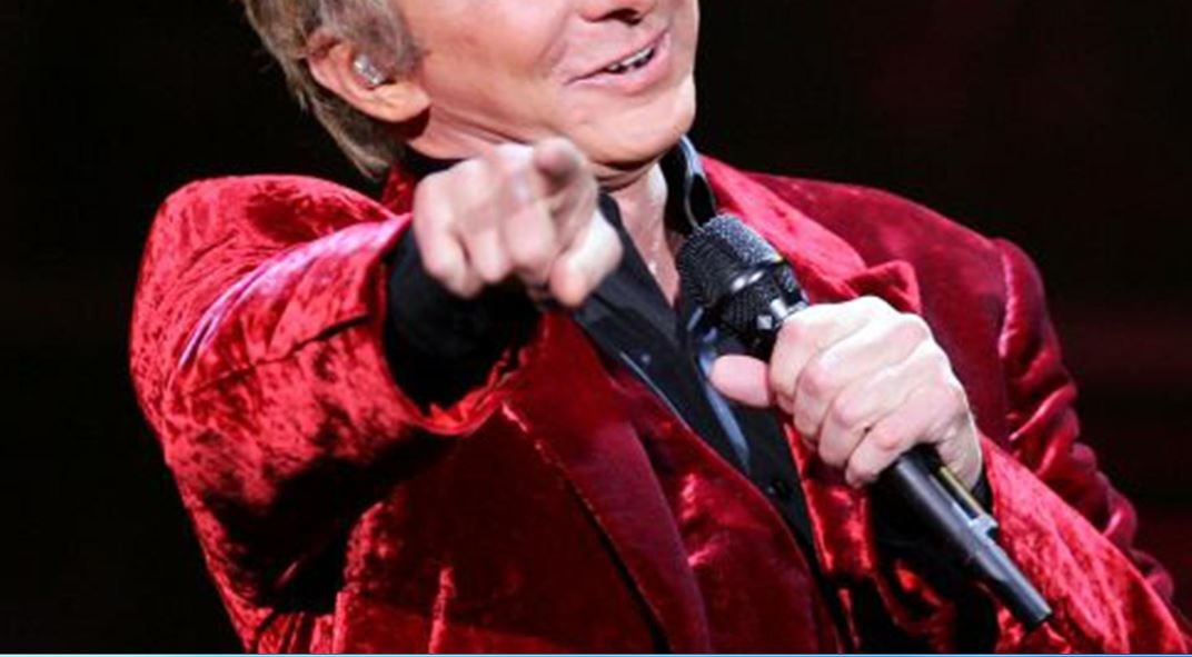 Διάσημος τραγουδιστής αποκάλυψε ότι είναι ομοφυλόφιλος