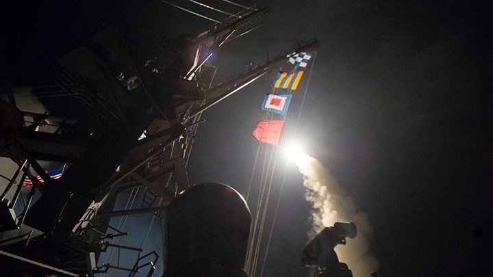 Έμμεση στήριξη της Γαλλίας για την επίθεση του Τραμπ στη Συρία