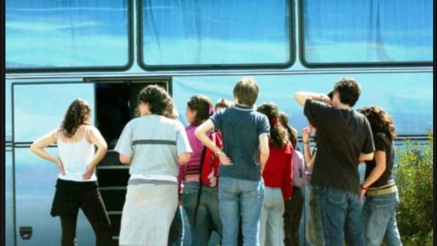 Σοκ – Καθηγητής πέθανε μέσα στο σχολικό λεωφορείο