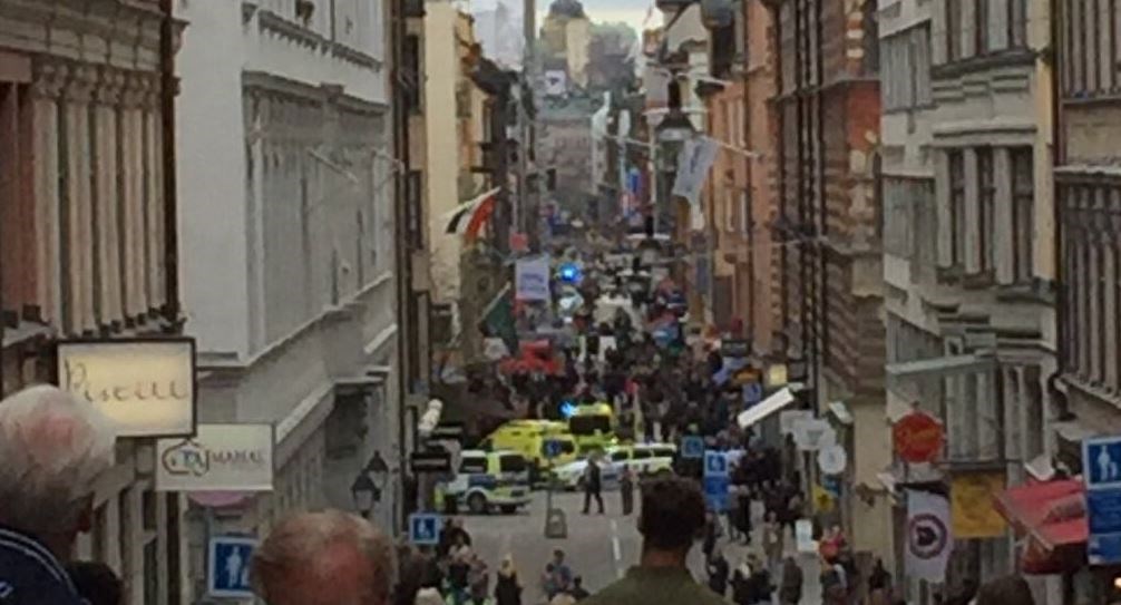 Χάος στους δρόμους της Στοκχόλμης – Νέες ΦΩΤΟ – ΤΩΡΑ