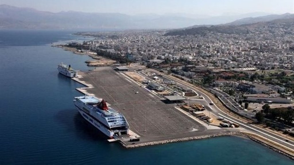 Πάτρα: Πρόσκρουση πλοίου στο λιμάνι – Προκλήθηκε ρήγμα δύο μέτρων