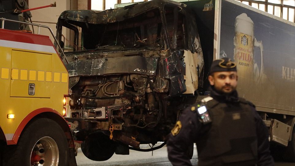 Παγιδευμένο με εκρηκτικά το φορτηγό που σκόρπισε τον θάνατο στη Στοκχόλμη