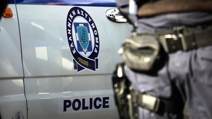 Παρίστανε τον αστυνομικό και εξαπατούσε πολίτες