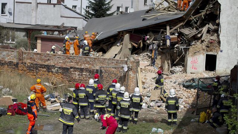 Τραγωδία στην Πολωνία – Έξι νεκροί από κατάρρευση κτιρίου