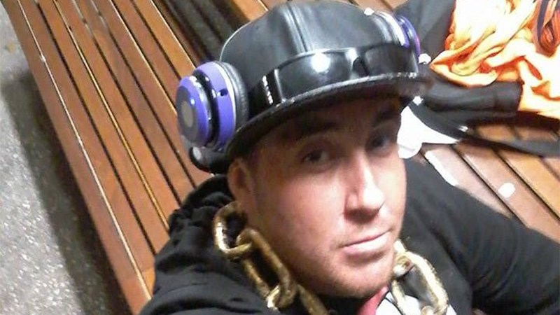 Έφαγε σε ακριβό εστιατόριο και όταν ήρθε ο λογαριασμός… έπεσε στη θάλασσα