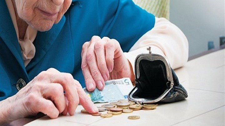 Διπλό σοκ για τους συνταξιούχους – Χάνουν το 65% του εισοδήματός τους