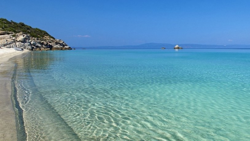 Ποια ελληνική παραλία βρίσκεται ανάμεσα στις πιο μαγευτικές για το 2017