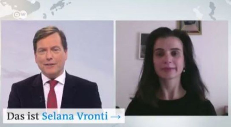 Ελληνίδα δημοσιογράφος μιλά στην Deutsche Welle και εμφανίζεται η κόρη της on camera – ΒΙΝΤΕΟ