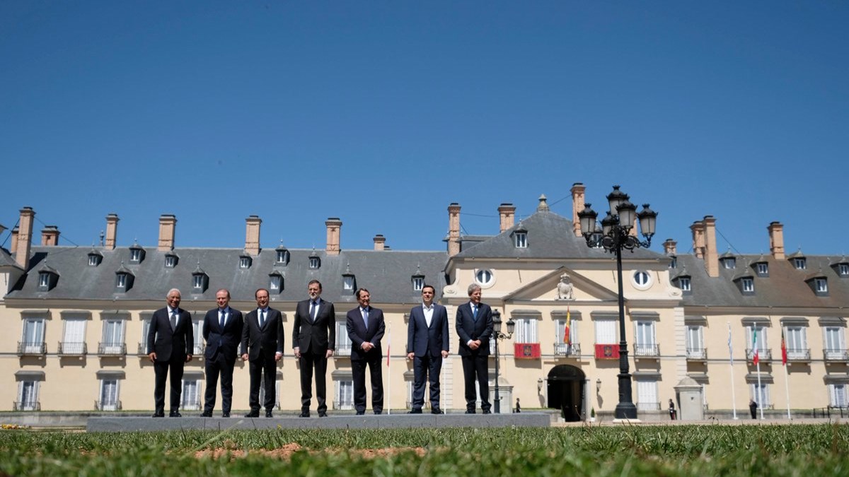 Η οικογενειακή φωτογραφία που ανέβασε ο Τσίπρας στο Twitter από τη Μαδρίτη