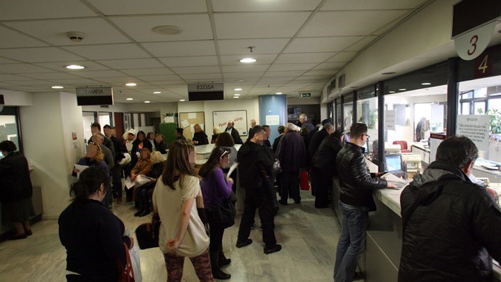 Στα 5.636 ευρώ το αφορολόγητο – Ποιοι θα πληρώσουν περισσότερα