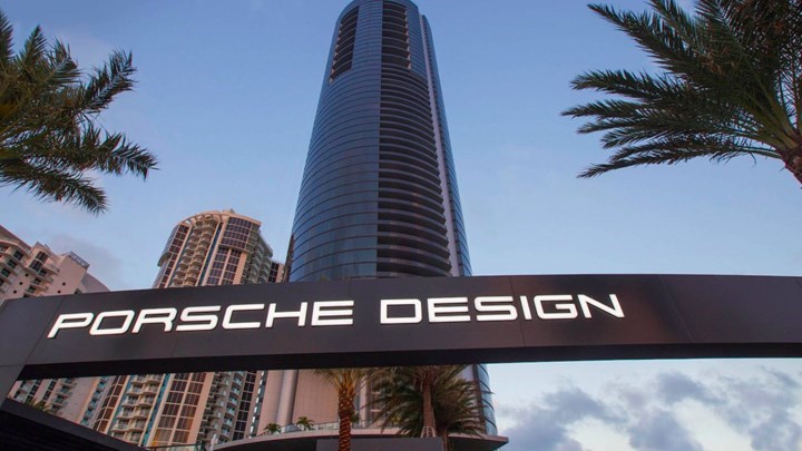 Συνωστίζονται οι δισεκατομμυριούχοι για μία θέση στον… πύργο της Πόρσε