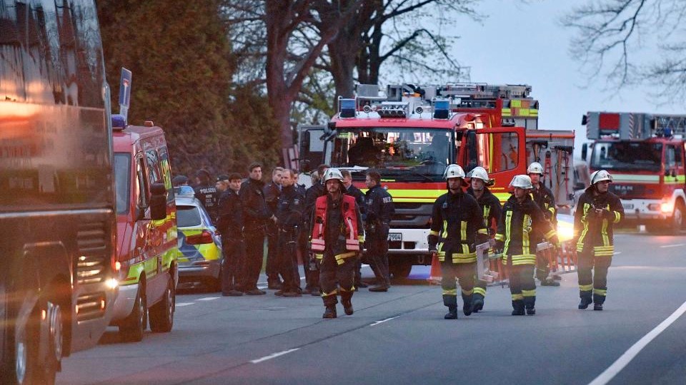 Γερμανική αστυνομία: “Ασαφή τα κίνητρα της επίθεσης εναντίον του λεωφορείου της Ντόρτμουντ”
