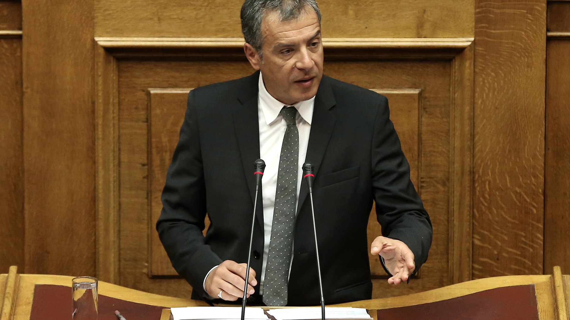 Εξεταστική χωρίς χρονικούς περιορισμούς ζήτησε ο Θεοδωράκης – ΒΙΝΤΕΟ