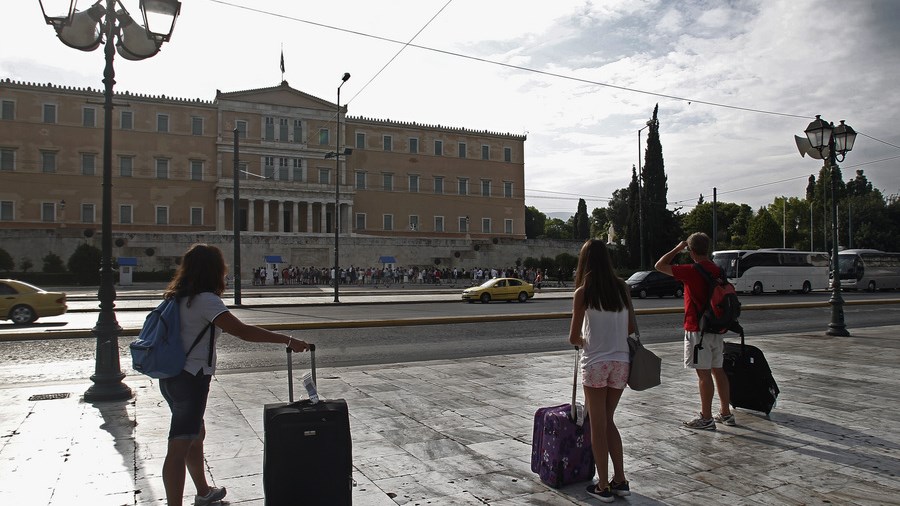 Οι εκδρομείς του Πάσχα εγκαταλείπουν την Αθήνα – Αυξημένη κίνηση σε ΚΤΕΛ, τρένα και αεροδρόμια