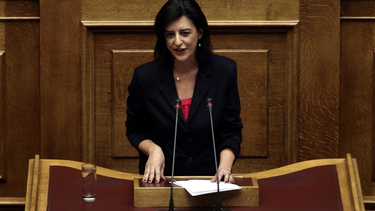 Βουλευτής του ΣΥΡΙΖΑ χαρακτηρίζει ψευδοθαύμα το Άγιο Φως