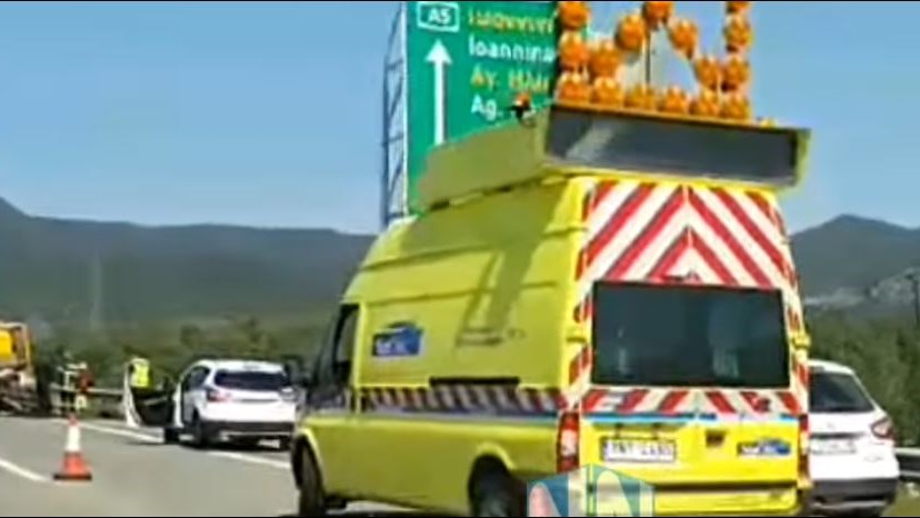 Αυτοκίνητο τυλίχτηκε στις φλόγες – ΒΙΝΤΕΟ