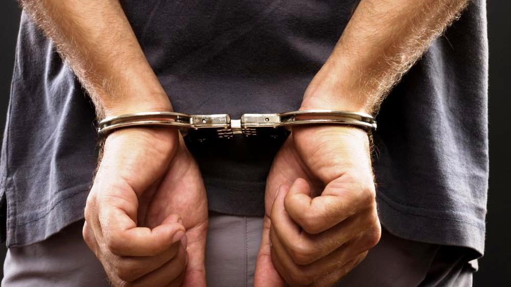 Η ανακοίνωση της ΕΛΑΣ για τη σύλληψη του καθηγητή που βιντεοσκοπούσε τις μαθήτριες του