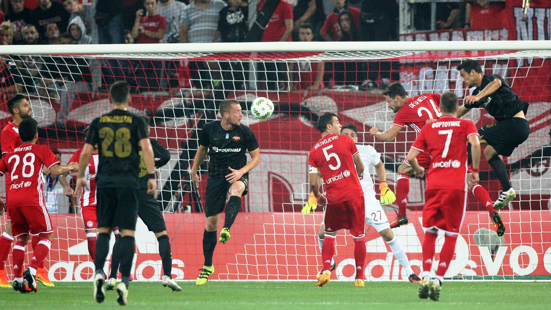 Έτσι ψάχνουν το πρώτο βήμα Ολυμπιακός και ΑΕΚ