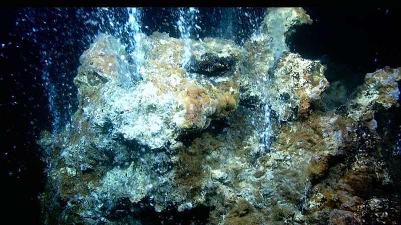 Υποθαλάσσιο ηφαίστειο στην Σαντορίνη “αναπνέει” κάθε 2 λεπτά