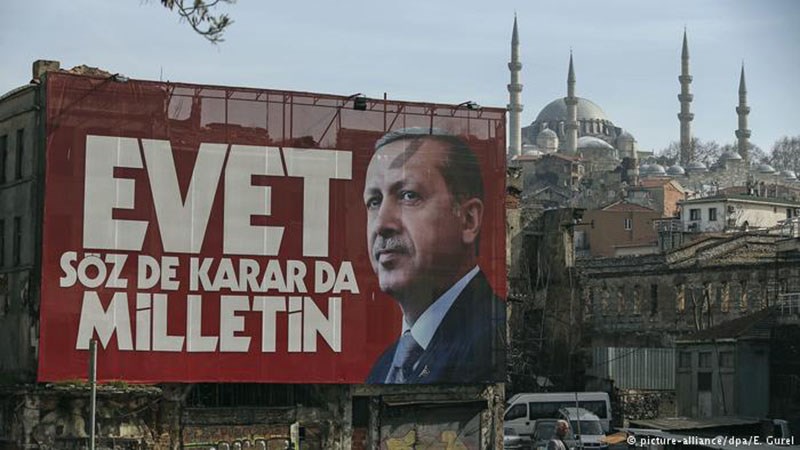 Κορυφώνεται η ένταση λίγο πριν από το τουρκικό δημοψήφισμα