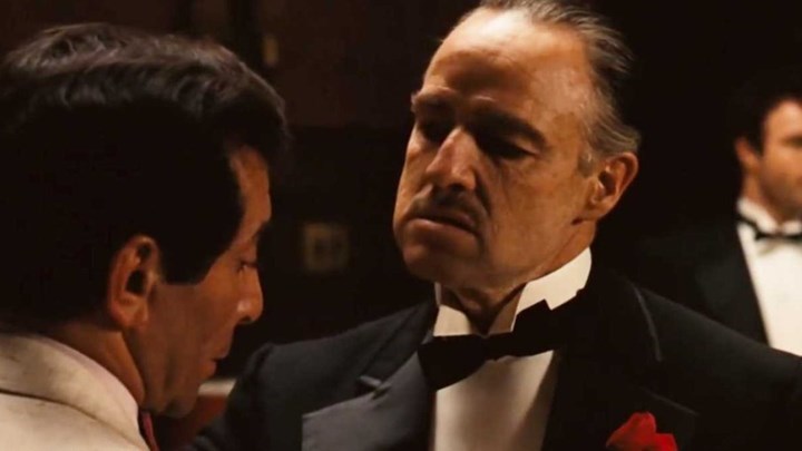 Ακόμη και οι μαφιόζοι χρειάζονται πτυχίο για να βγάλουν λεφτά!