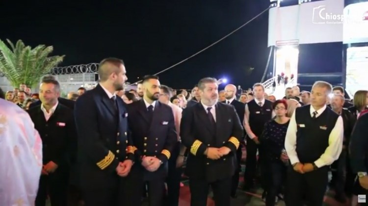 Ο καπετάνιος που συγκίνησε πλήρωμα και επιβάτες στη Χίο – ΒΙΝΤΕΟ