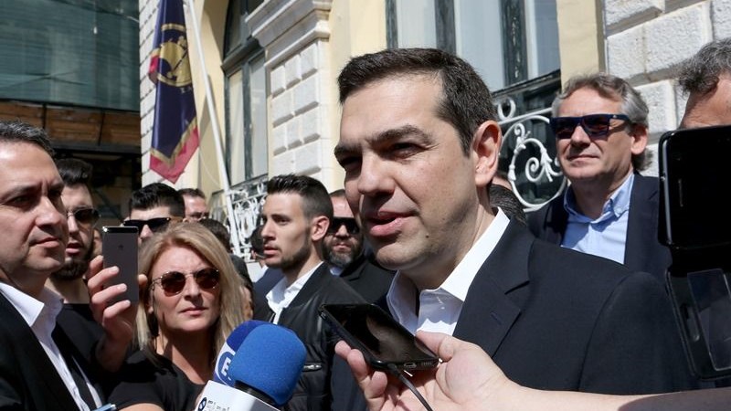 Τα «χρόνια πολλά» του πρωθυπουργού από την Κέρκυρα