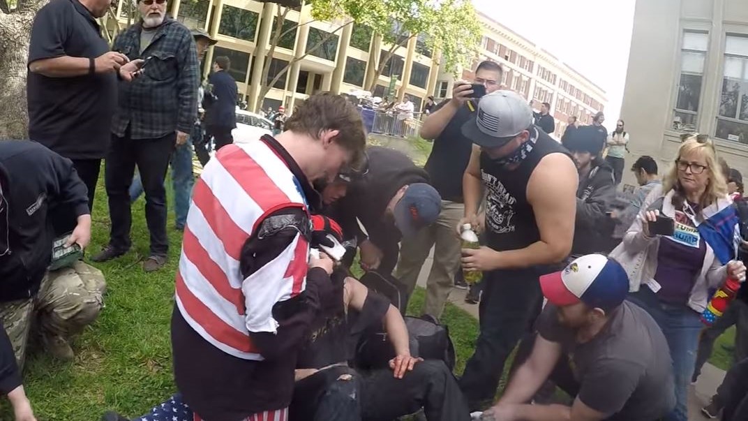 Νέα επεισόδια ανάμεσα σε οπαδούς και επικριτές του Τραμπ – ΒΙΝΤΕΟ