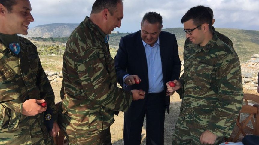 Το αστείο του Καμμένου στο τσούγκρισμα των αυγών στο Αγαθονήσι – BINTEO