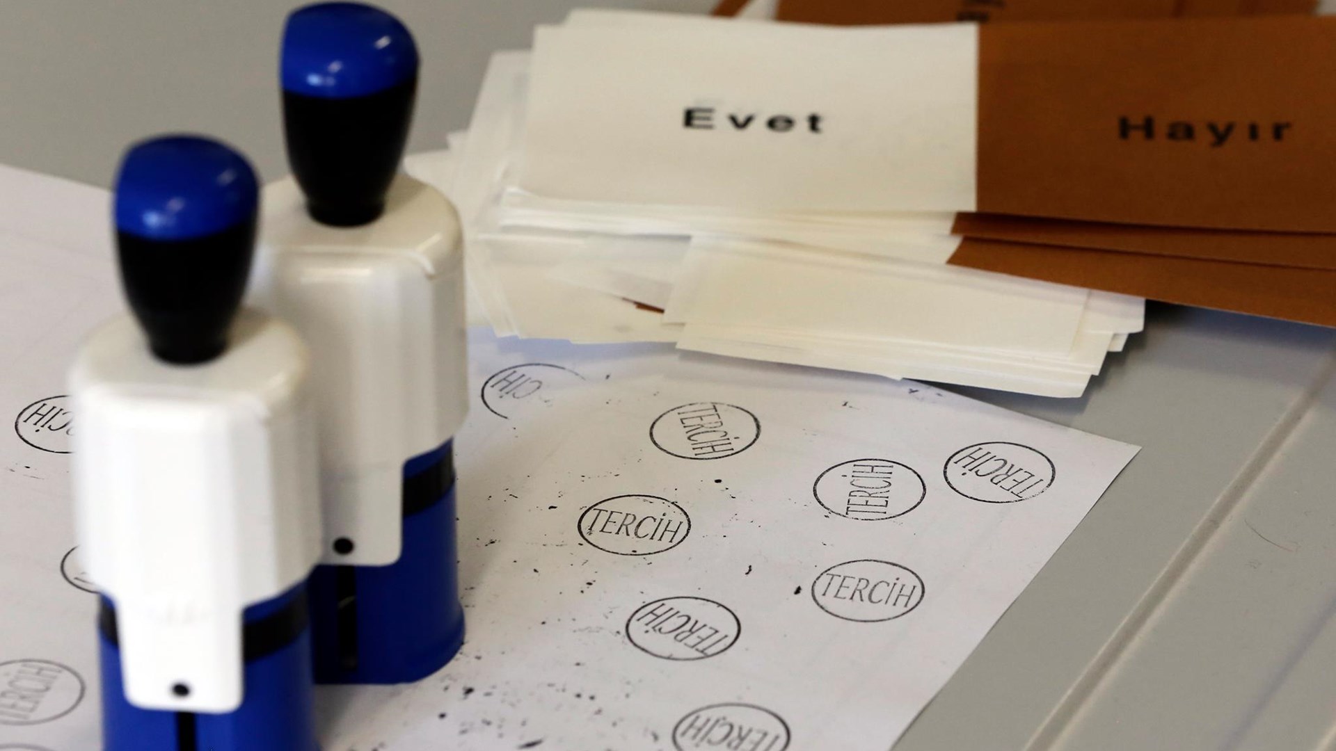 Έκλεισαν οι κάλπες στην Τουρκία