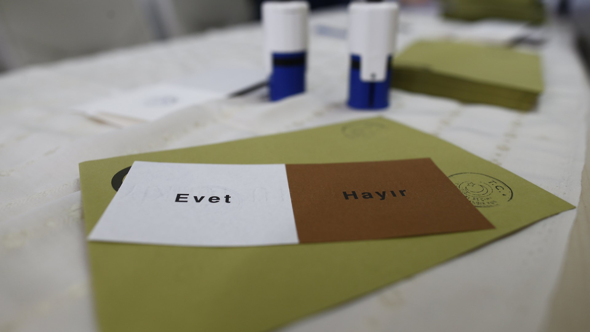 Αποδοκίμασαν πρώην υποστηρικτή του Ερντογάν σε εκλογικό κέντρο – ΒΙΝΤΕΟ