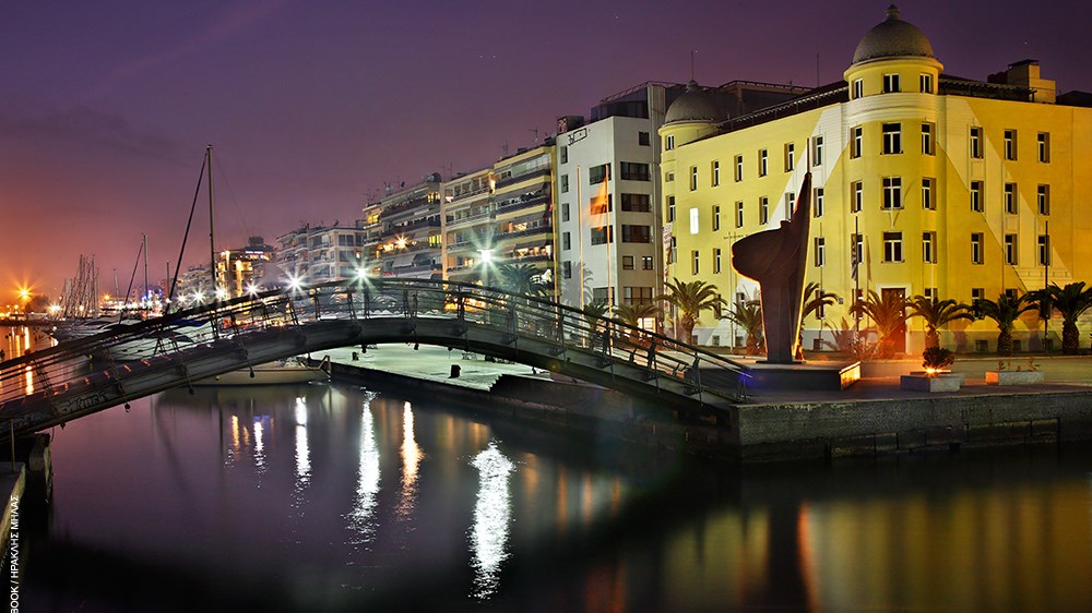 Βόλος: Τζιπ με δύο επιβάτες έπεσε στο λιμάνι δίπλα στο επιβατηγό “Πρωτεύς”