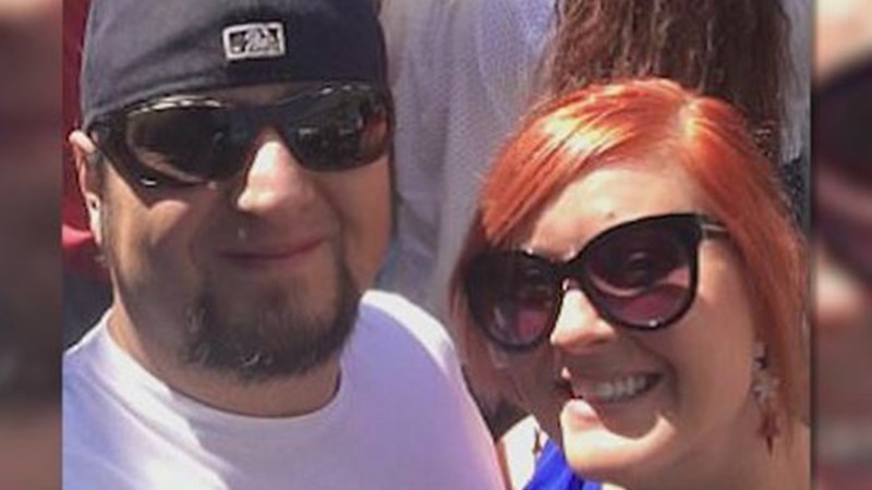 Νέο περιστατικό με την United Airlines – Κατέβασαν από πτήση ζευγάρι που πήγαινε να παντρευτεί – ΒΙΝΤΕΟ