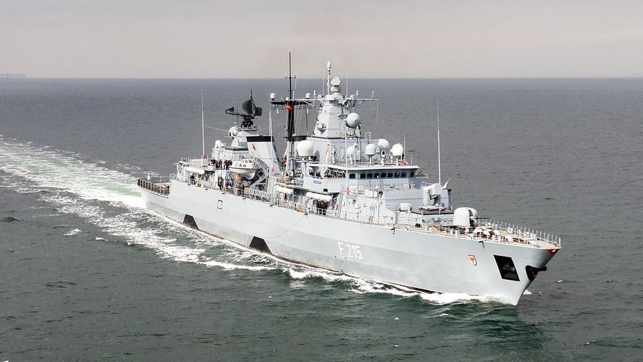 Ατύχημα με γερμανική φρεγάτα στον Πειραιά