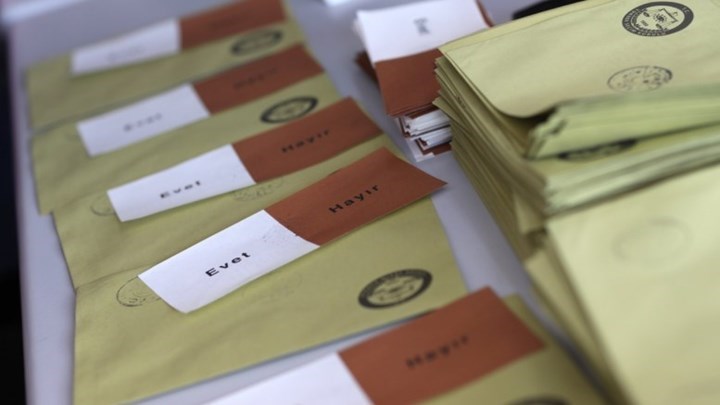 Τις καταγγελίες για το τουρκικό δημοψήφισμα εξετάζει το Ανώτατο Εκλογικό Συμβούλιο