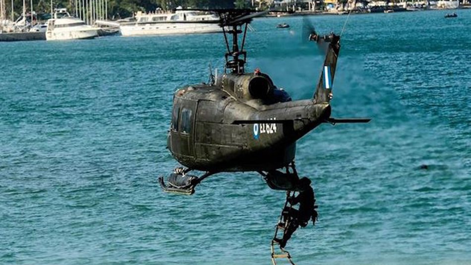 Αγωνία για το στρατιωτικό ελικόπτερο και το πλήρωμα – Σε εξέλιξη επιχείρηση διάσωσης