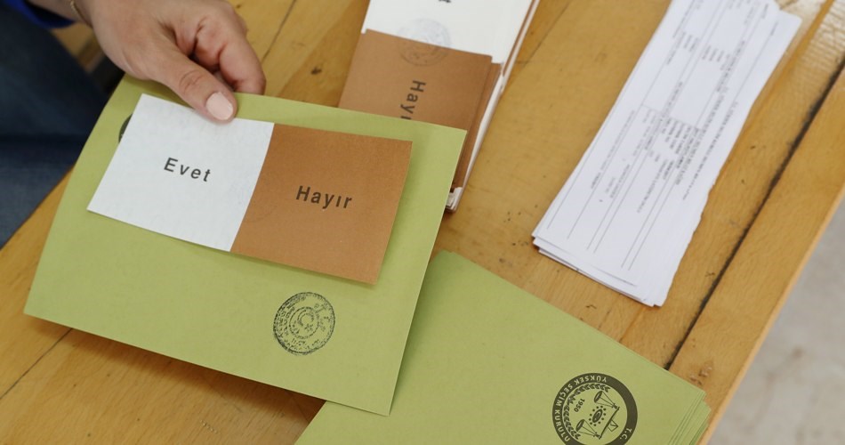 Το Ανώτατο Εκλογικό Συμβούλιο της Τουρκίας απέρριψε τις προσφυγές για ακύρωση του δημοψηφίσματος