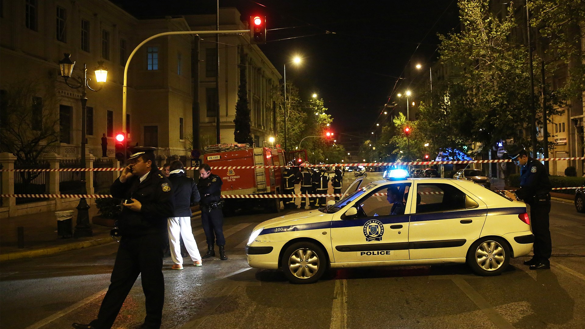 «Βλέπουν» Πυρήνες ή συνεργούς του Μαζιώτη πίσω από τη βόμβα σε τράπεζα στο κέντρο της Αθήνας