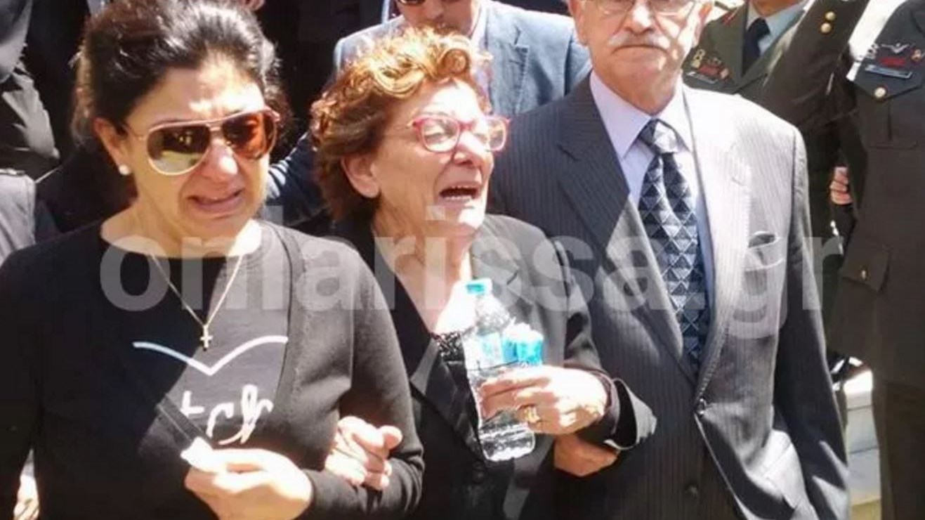 Ο συγκλονιστικός αποχαιρετισμός της συζύγου του άτυχου Ταγματάρχη